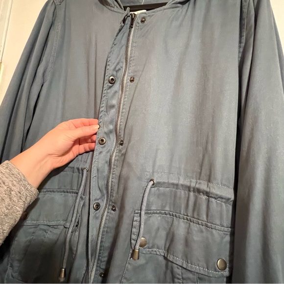 #08 MIA & TESS ARNOK SLATE BLUE LIGHTWEIGHT HOOD UTILITY JACKET SIZE MEDIUM NWT - Picture 4 of 6